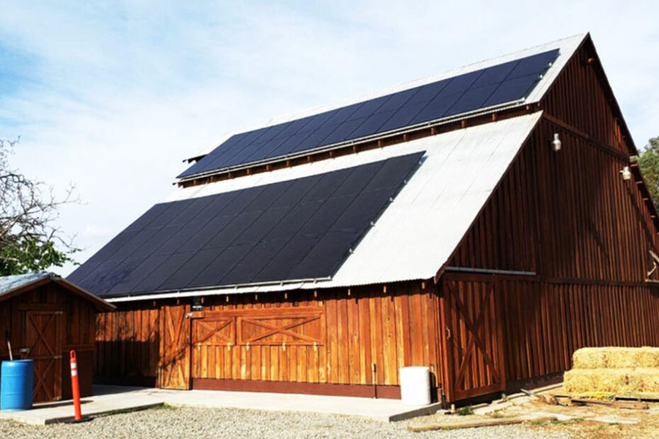 solar-installation-on-barns